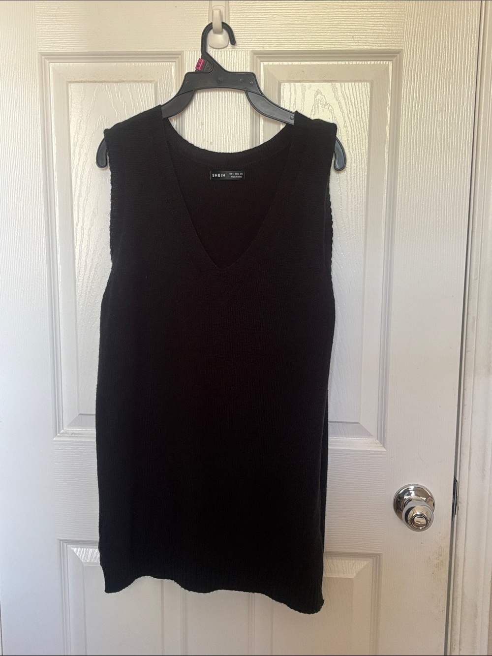 SHEIN Black V-Neck Sleeveless Knit Tunic Dress